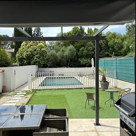 Villa Piscine Netflix Clarensac